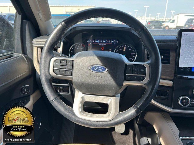 Ford Expedition Vehicle Full-screen Gallery Image 20