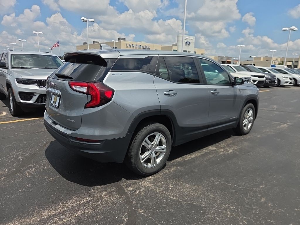 GMC Terrain Vehicle Full-screen Gallery Image 6