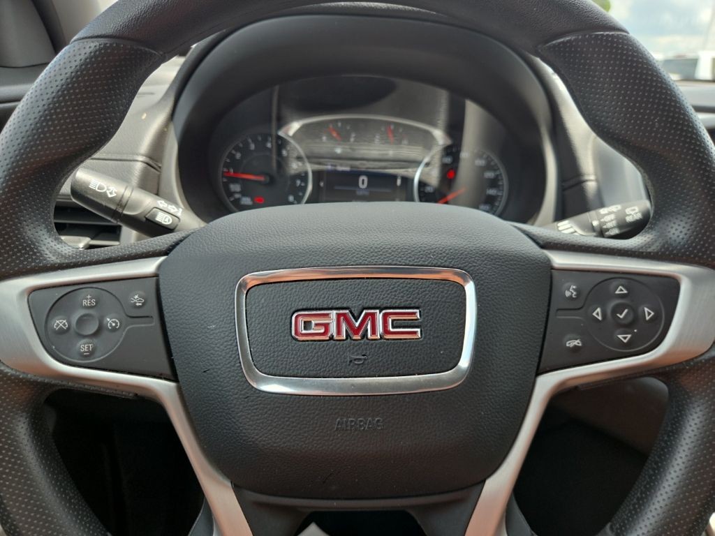 GMC Terrain Vehicle Full-screen Gallery Image 12