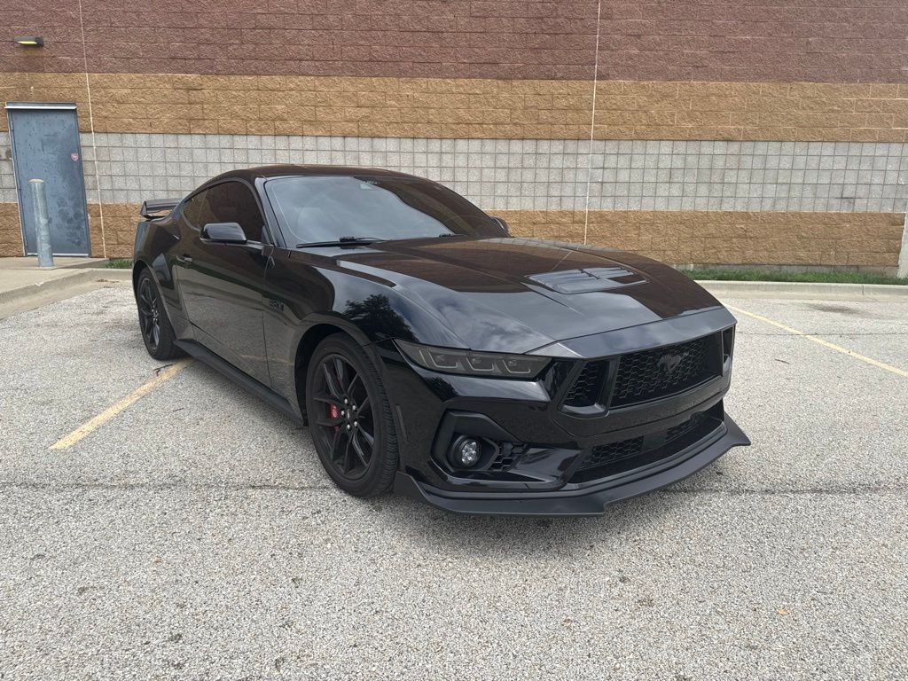 Ford Mustang Vehicle Full-screen Gallery Image 8