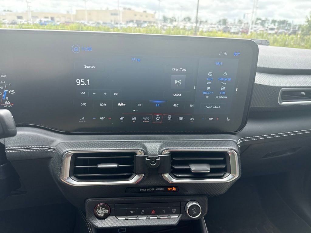 Ford Mustang Vehicle Full-screen Gallery Image 15