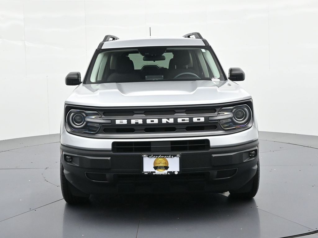Ford Bronco Sport Vehicle Full-screen Gallery Image 03