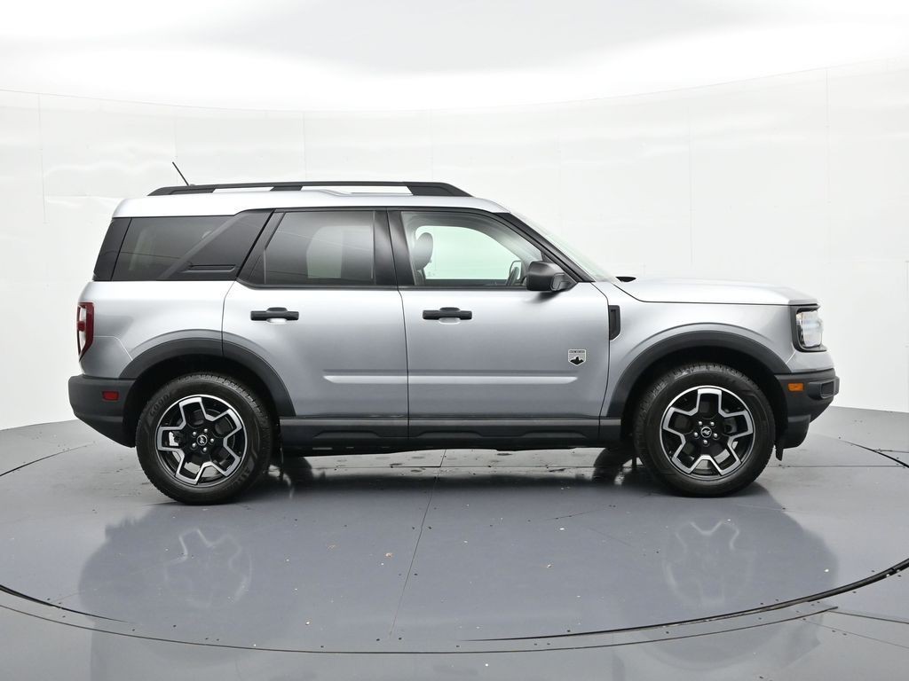 Ford Bronco Sport Vehicle Full-screen Gallery Image 05