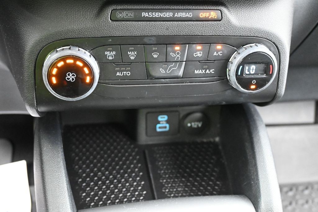 Ford Bronco Sport Vehicle Full-screen Gallery Image 13