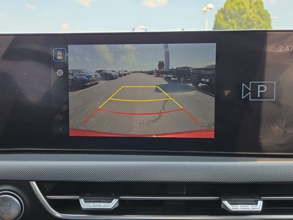 Hyundai Sonata Vehicle Full-screen Gallery Image 14