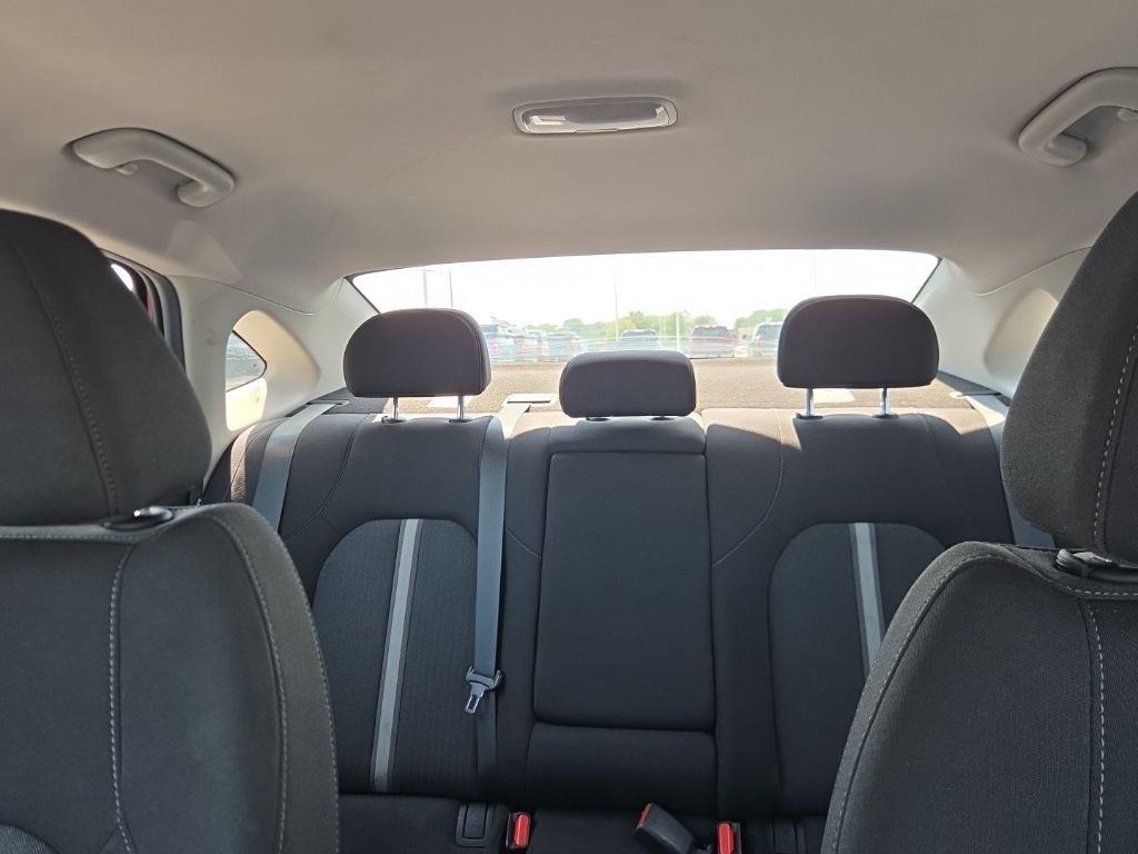 Hyundai Sonata Vehicle Full-screen Gallery Image 15