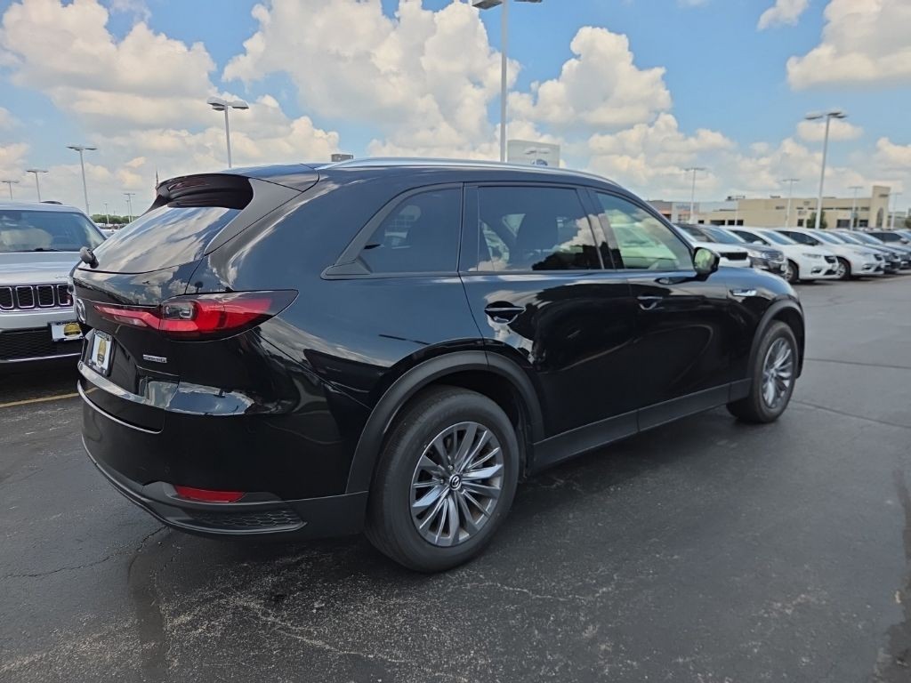 Mazda CX-90 Vehicle Full-screen Gallery Image 6