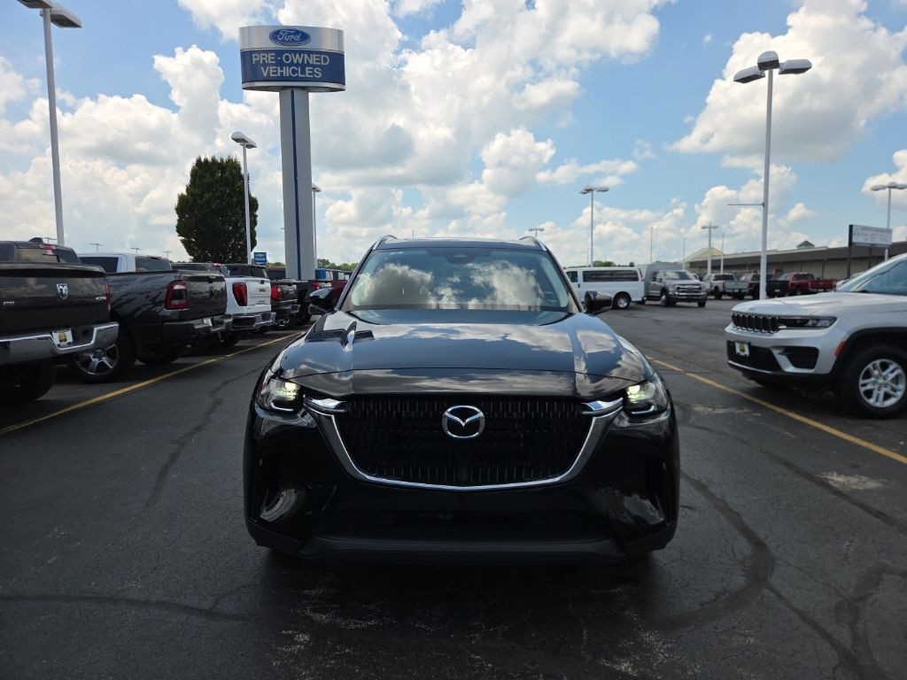Mazda CX-90 Vehicle Full-screen Gallery Image 8