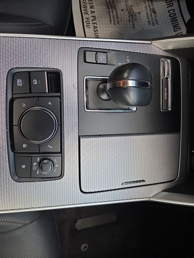 Mazda CX-90 Vehicle Full-screen Gallery Image 15