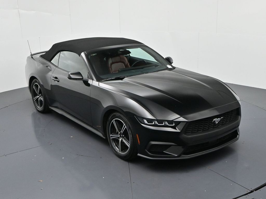 Ford Mustang Vehicle Full-screen Gallery Image 15