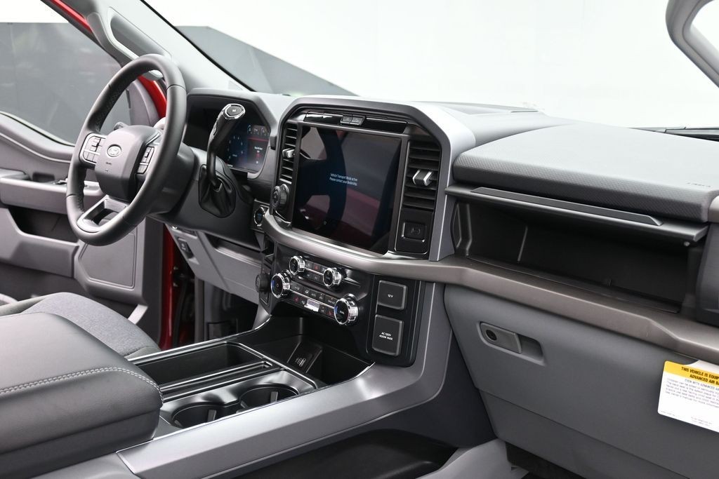 Ford F-150 Vehicle Full-screen Gallery Image 10