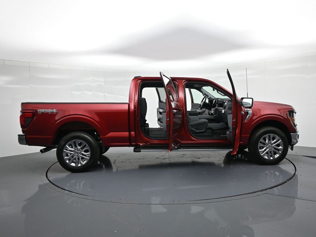 Ford F-150 Vehicle Full-screen Gallery Image 25