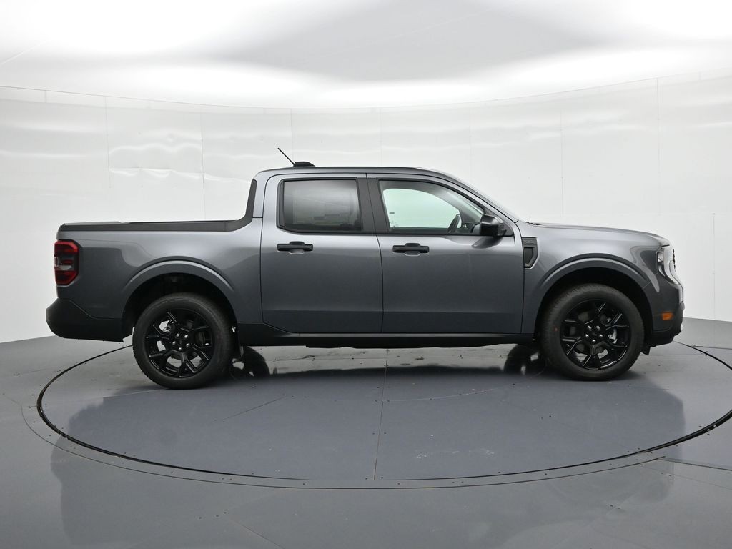 Ford Maverick Vehicle Full-screen Gallery Image 5