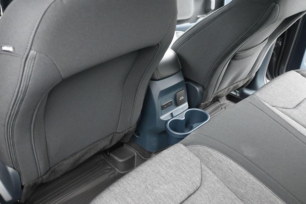 Ford Maverick Vehicle Full-screen Gallery Image 10