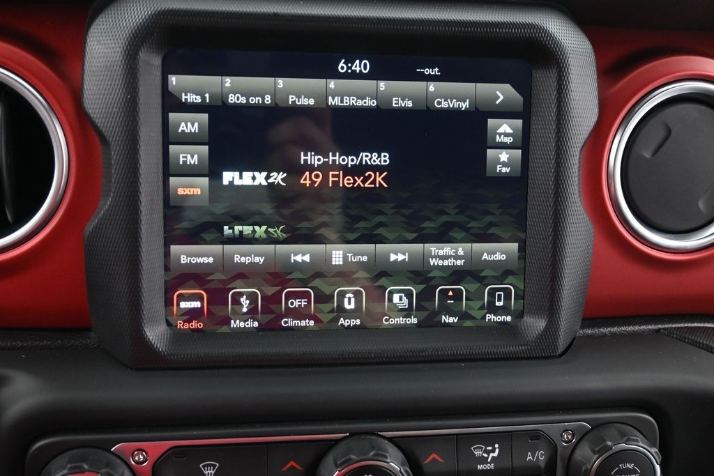 Jeep Wrangler Unlimited Vehicle Full-screen Gallery Image 11