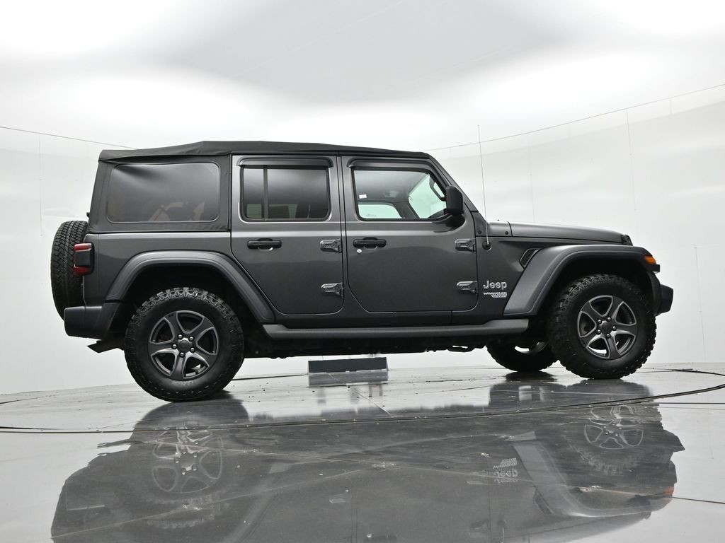Jeep Wrangler Unlimited Vehicle Full-screen Gallery Image 21