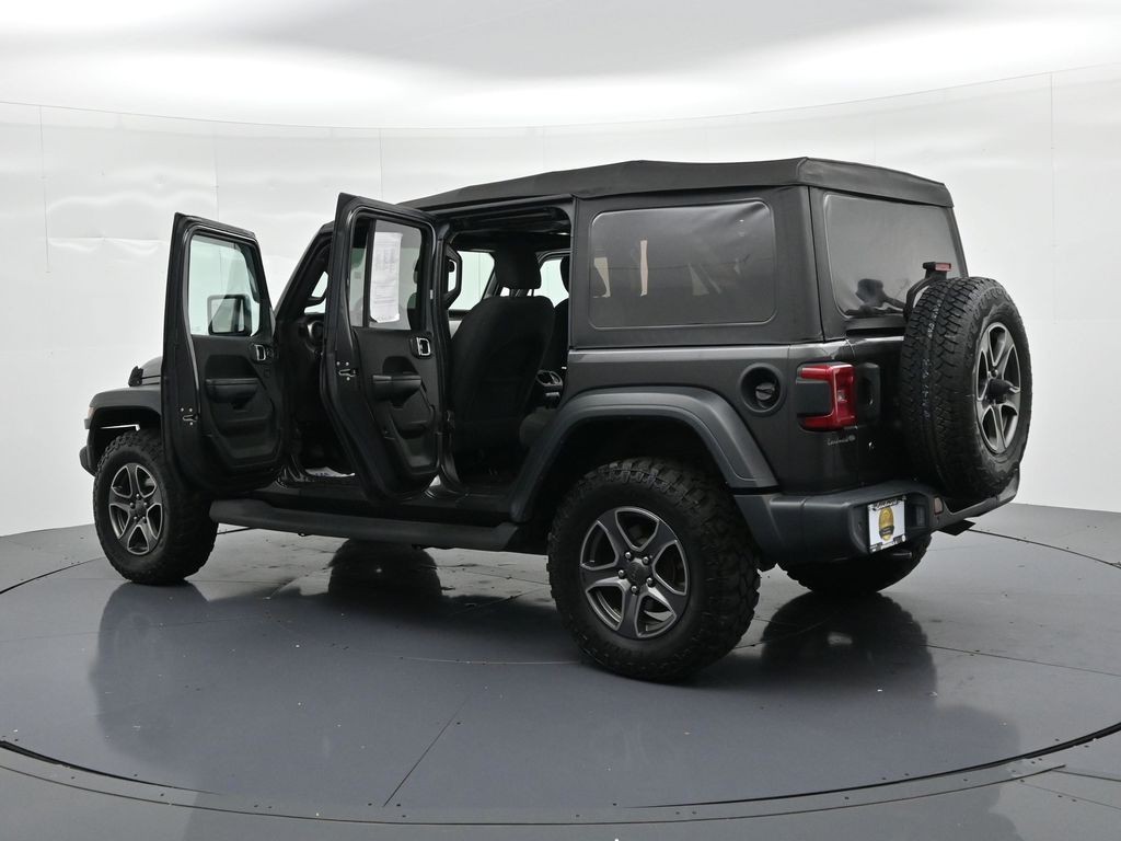 Jeep Wrangler Unlimited Vehicle Full-screen Gallery Image 23