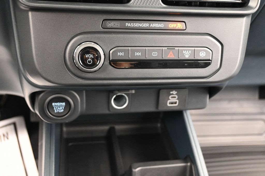 Ford Maverick Vehicle Full-screen Gallery Image 11
