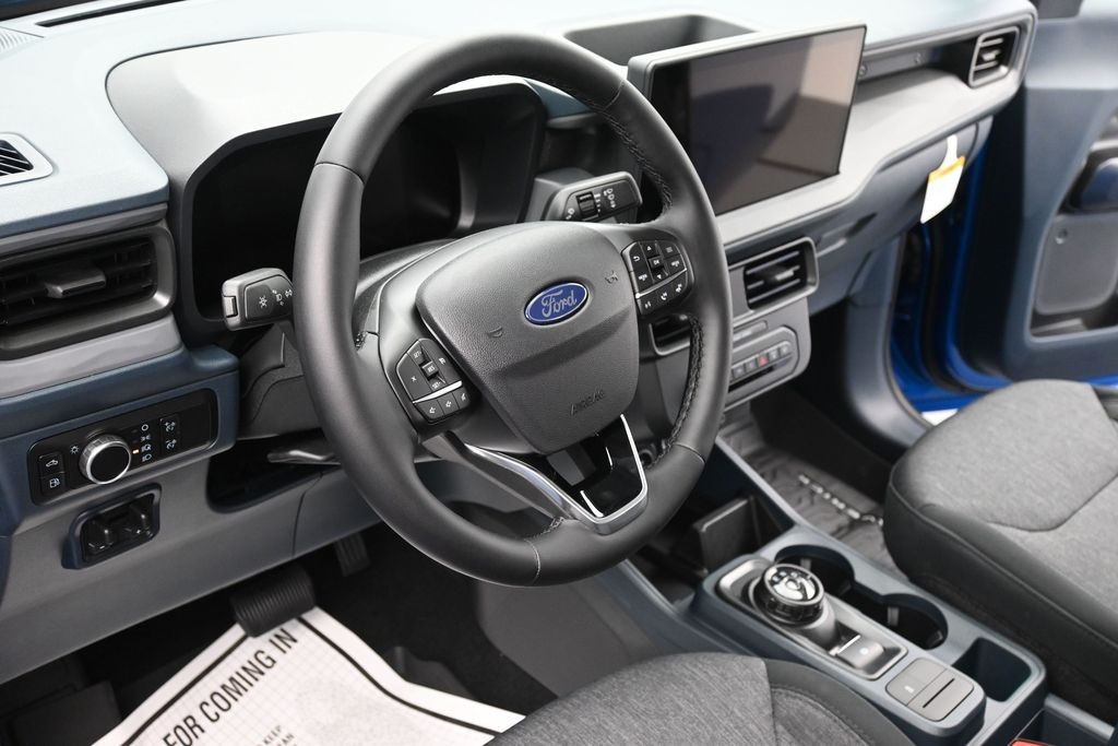 Ford Maverick Vehicle Full-screen Gallery Image 16