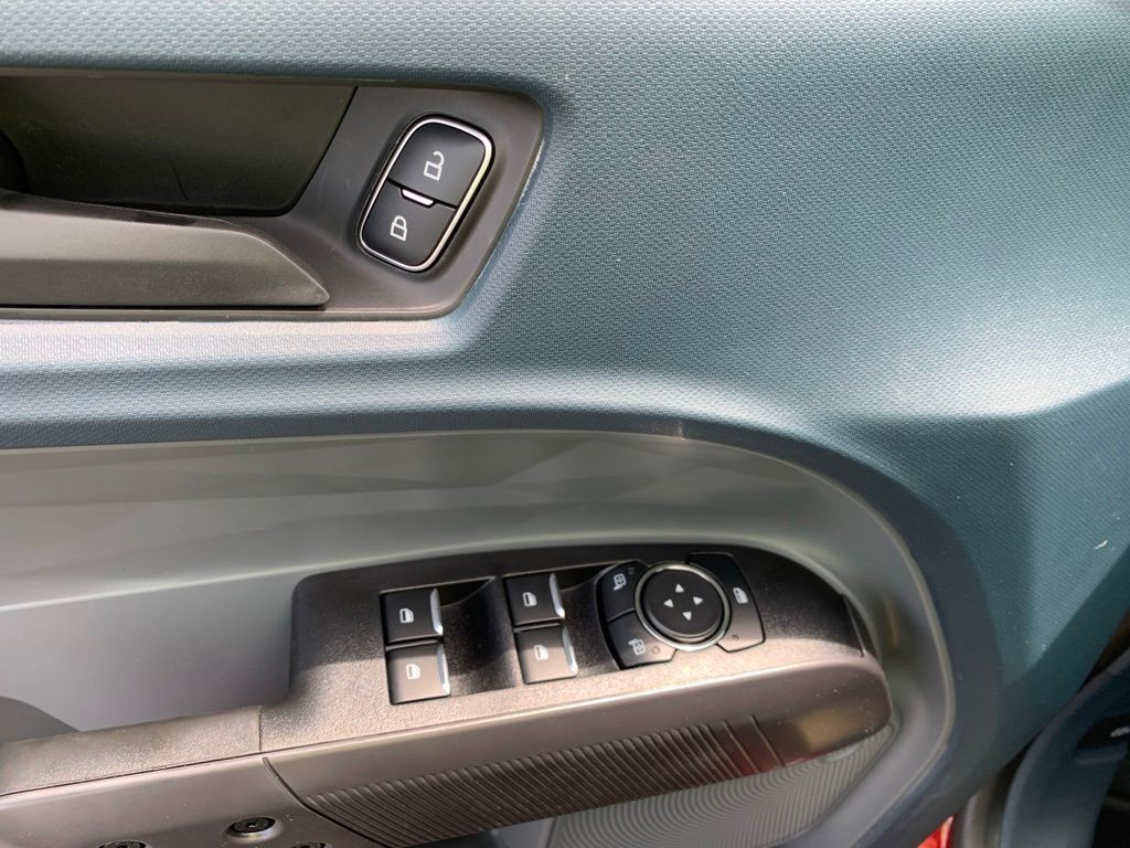 Ford Maverick Vehicle Full-screen Gallery Image 10