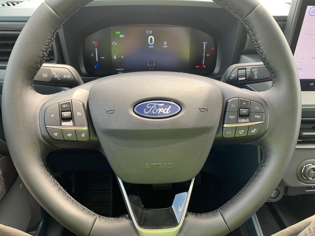 Ford Maverick Vehicle Full-screen Gallery Image 12