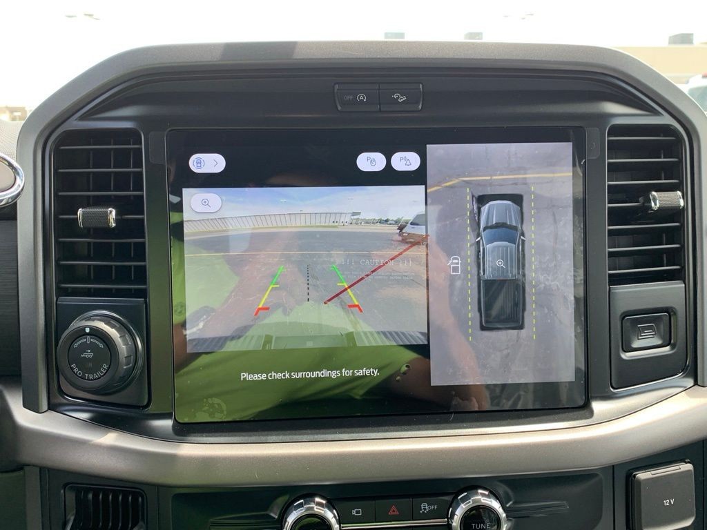 Ford F-150 Vehicle Full-screen Gallery Image 15