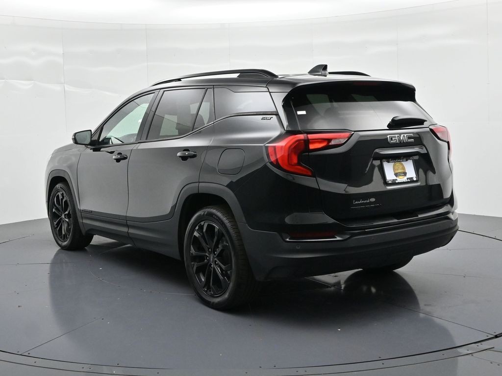GMC Terrain Vehicle Full-screen Gallery Image 8