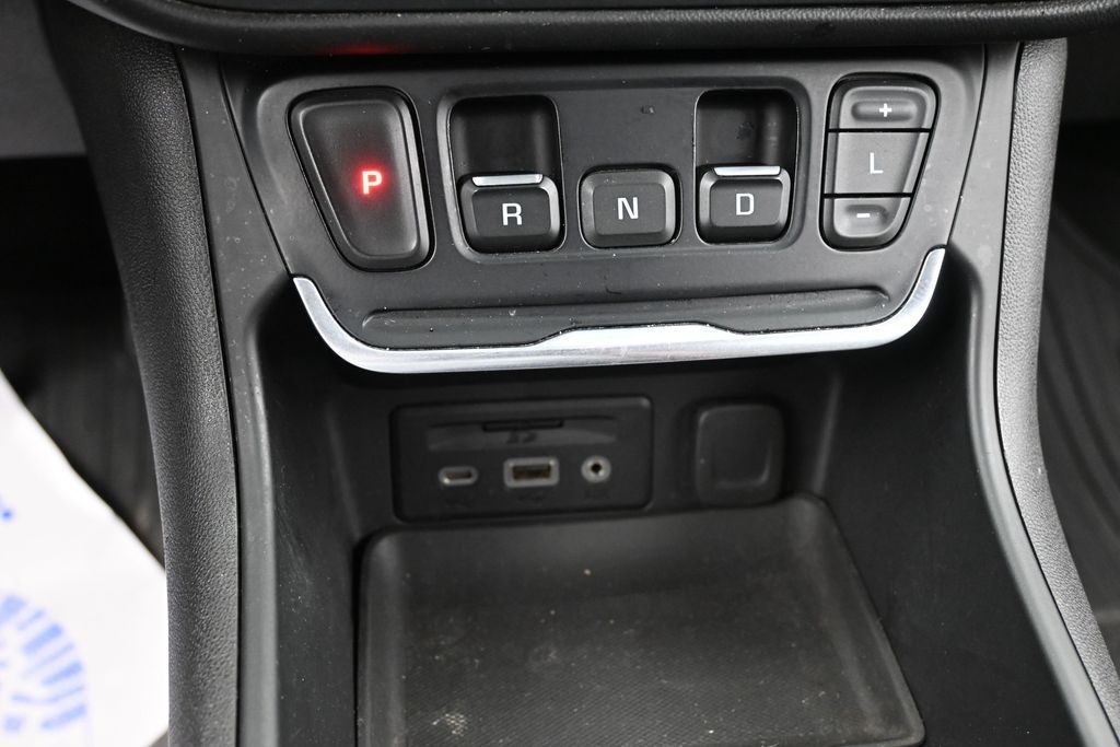 GMC Terrain Vehicle Full-screen Gallery Image 12