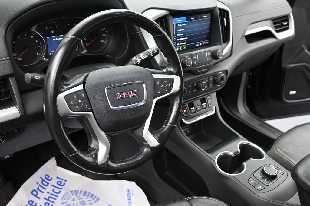 GMC Terrain Vehicle Full-screen Gallery Image 14