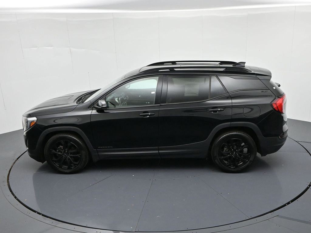 GMC Terrain Vehicle Full-screen Gallery Image 18
