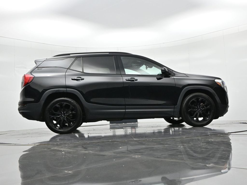 GMC Terrain Vehicle Full-screen Gallery Image 22
