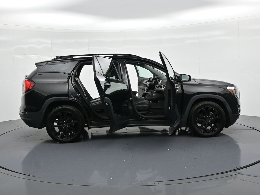 GMC Terrain Vehicle Full-screen Gallery Image 23