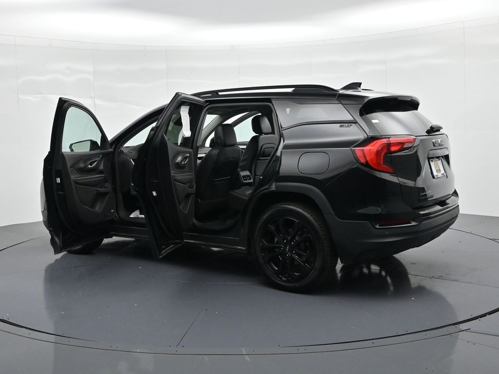 GMC Terrain Vehicle Full-screen Gallery Image 24