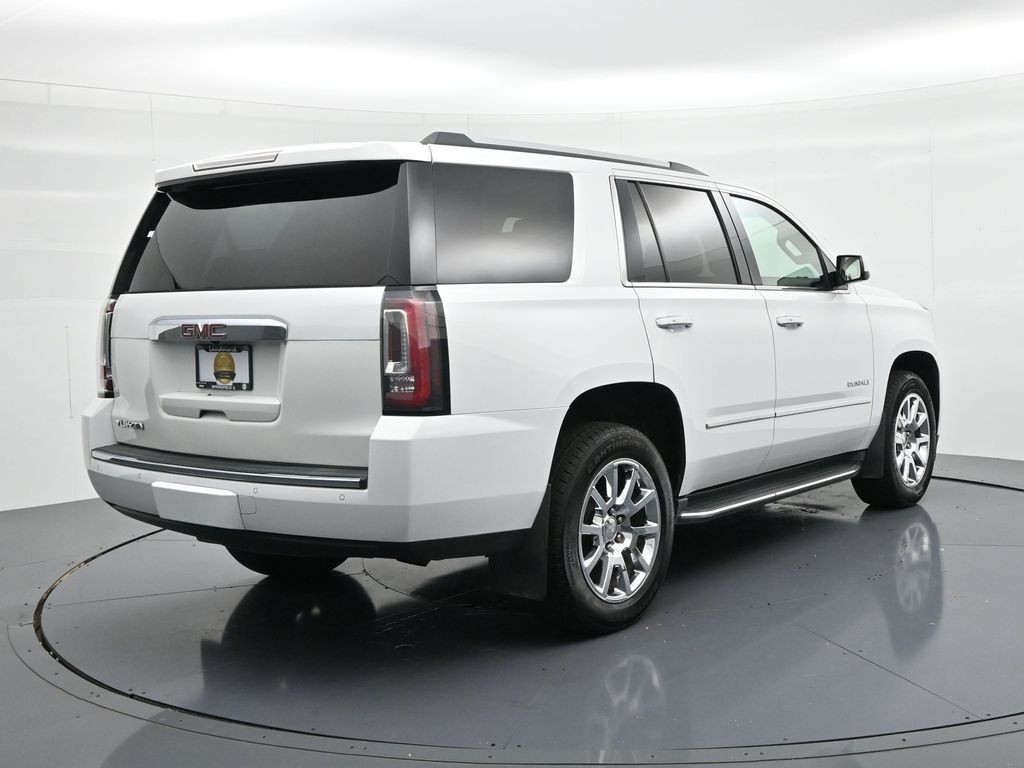 GMC Yukon Vehicle Full-screen Gallery Image 6