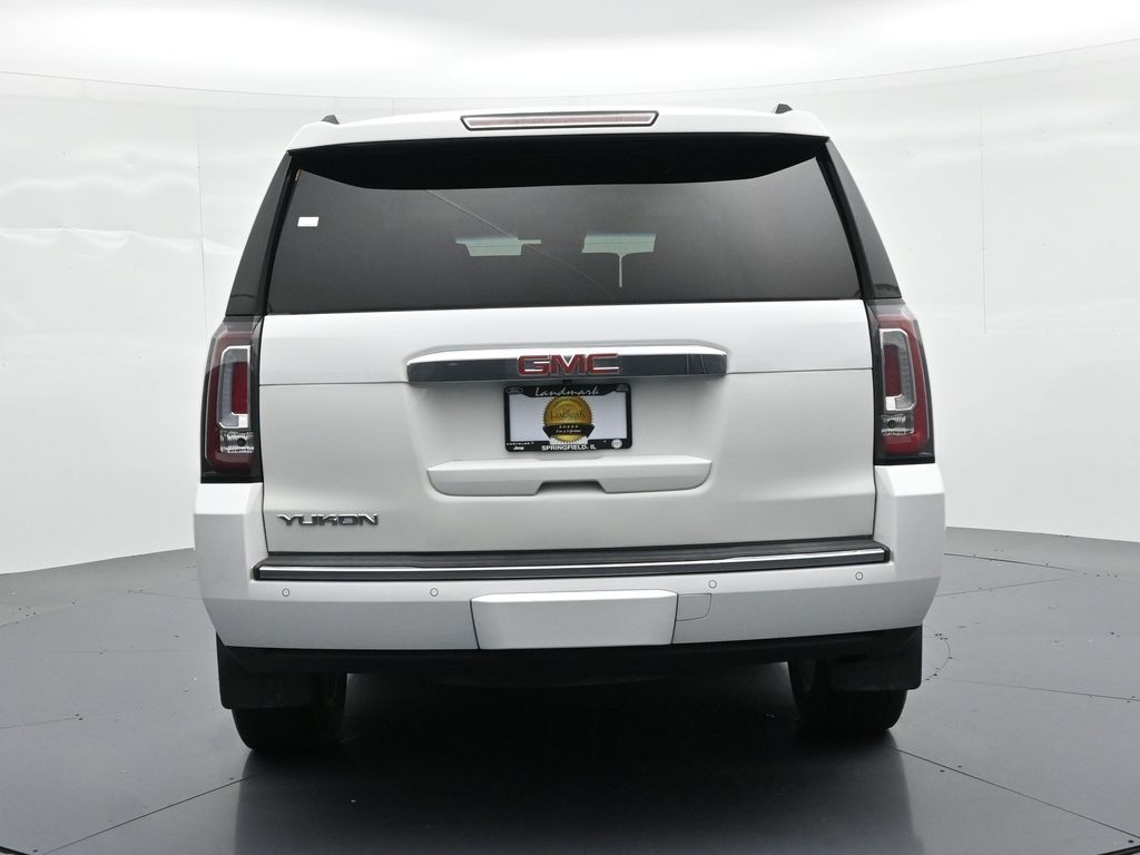 GMC Yukon Vehicle Full-screen Gallery Image 7