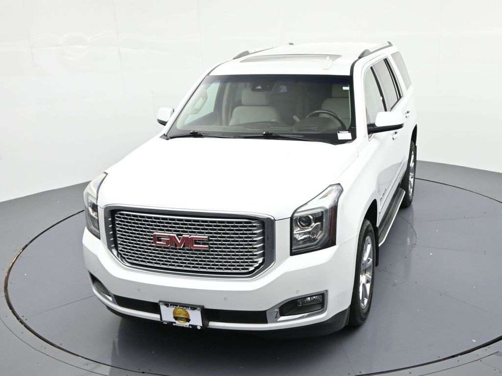 GMC Yukon Vehicle Full-screen Gallery Image 19