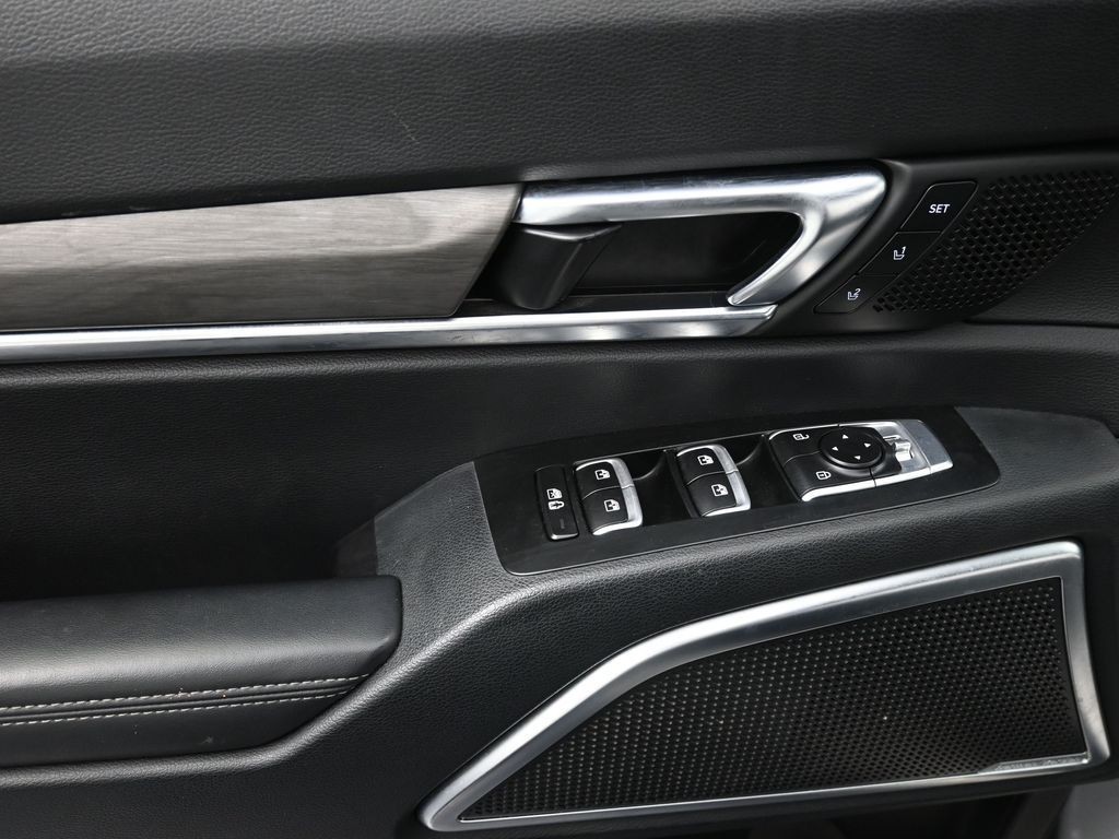 Kia Telluride Vehicle Full-screen Gallery Image 10