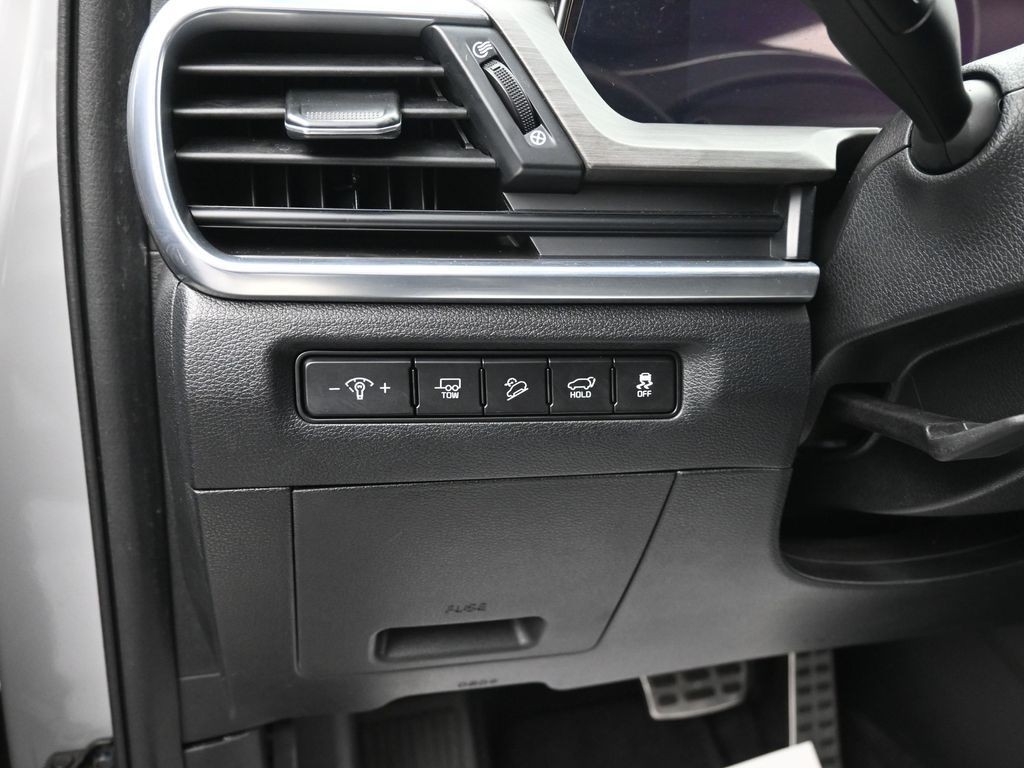 Kia Telluride Vehicle Full-screen Gallery Image 11