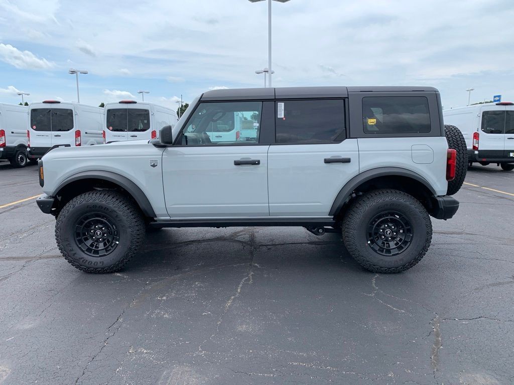 Ford Bronco Vehicle Full-screen Gallery Image 5