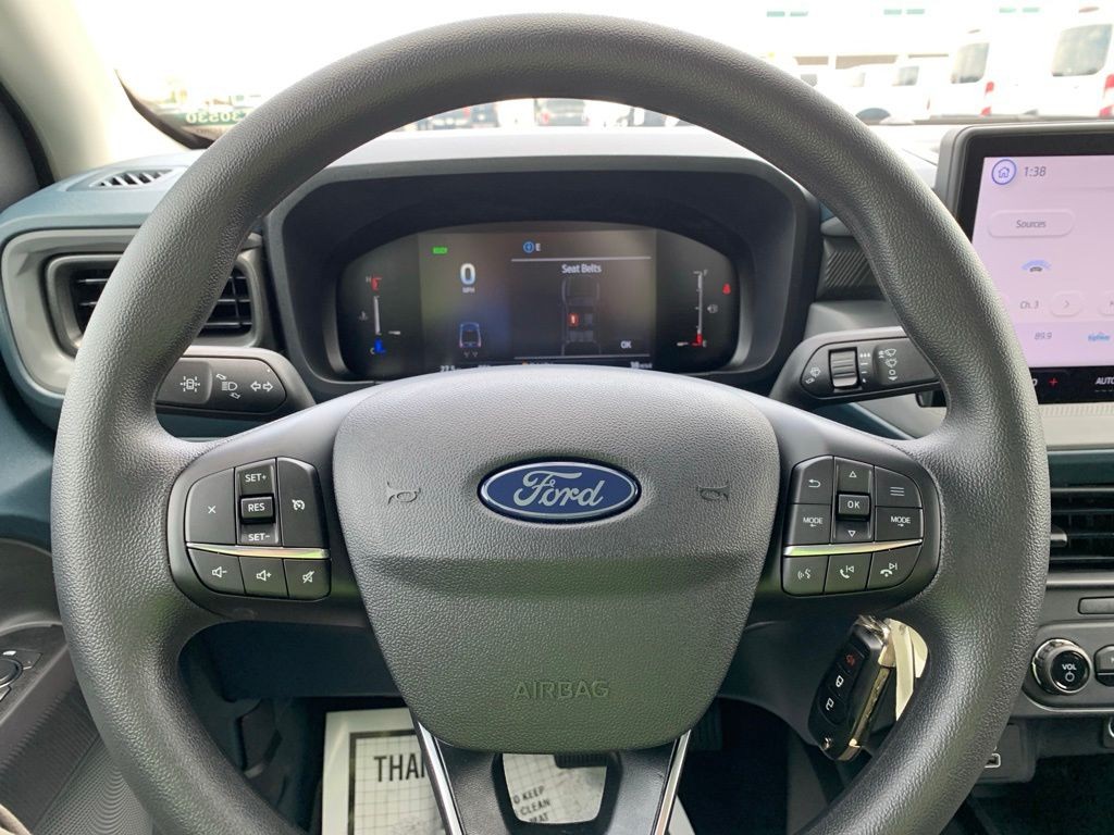 Ford Maverick Vehicle Full-screen Gallery Image 13
