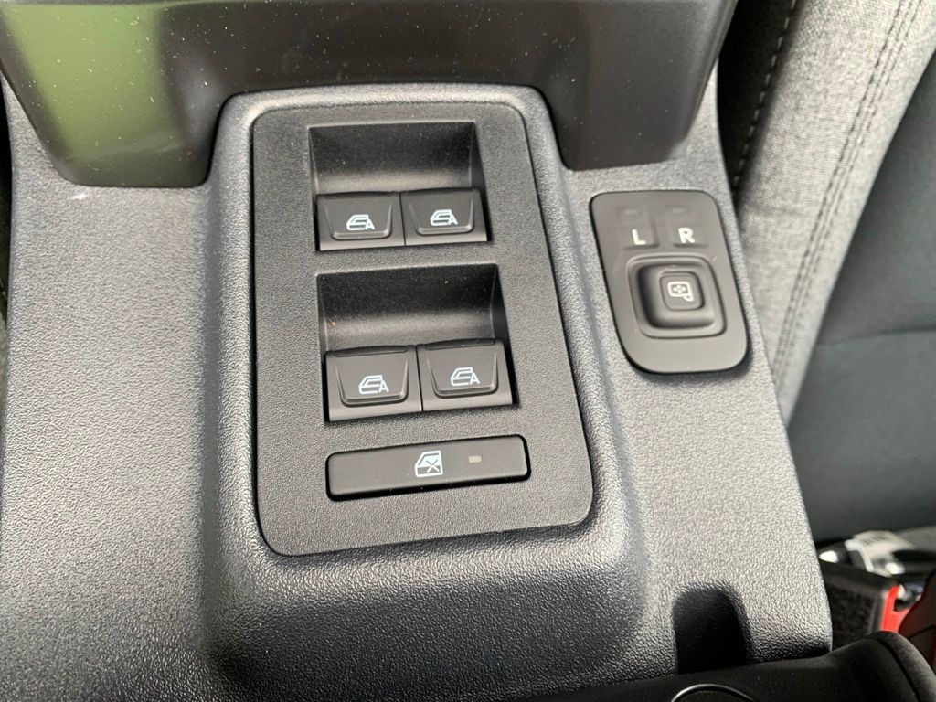 Ford Bronco Vehicle Full-screen Gallery Image 18