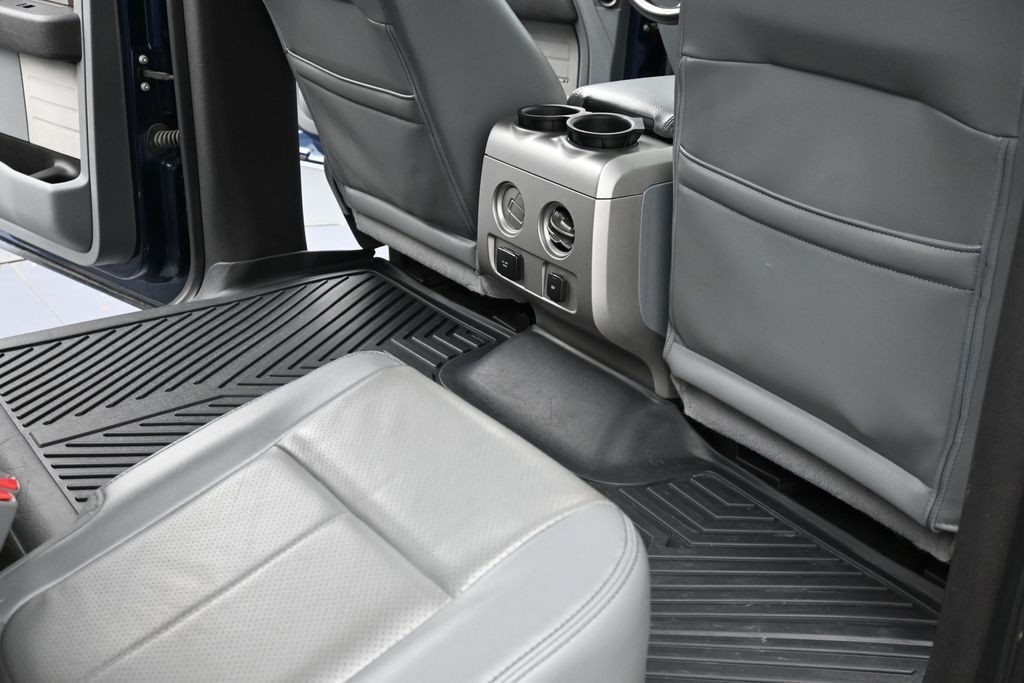 Ford F-150 Vehicle Full-screen Gallery Image 10