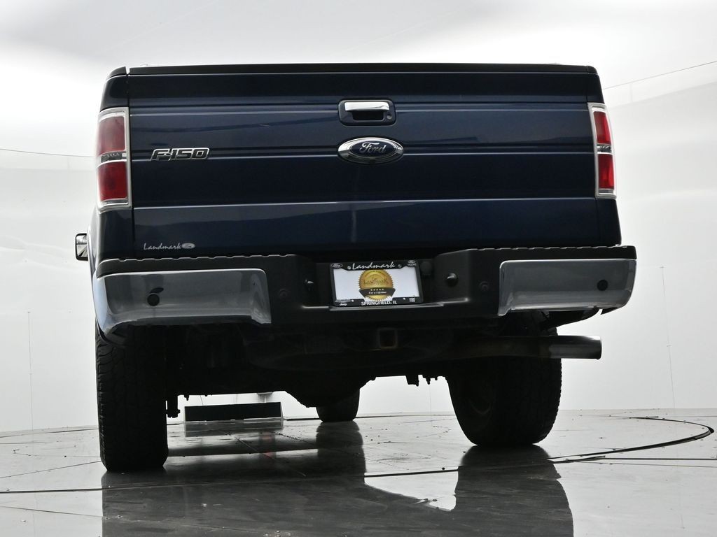Ford F-150 Vehicle Full-screen Gallery Image 20