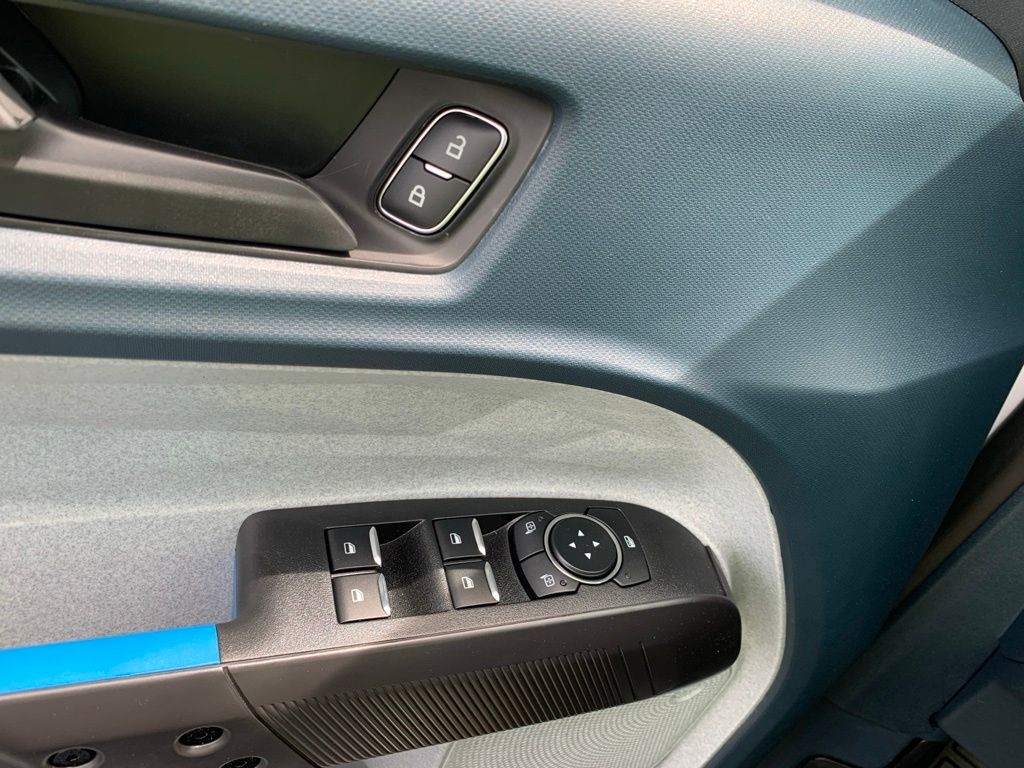 Ford Maverick Vehicle Full-screen Gallery Image 10