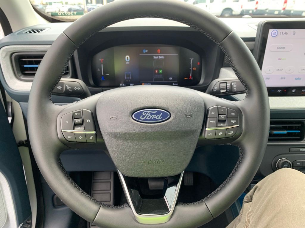 Ford Maverick Vehicle Full-screen Gallery Image 12