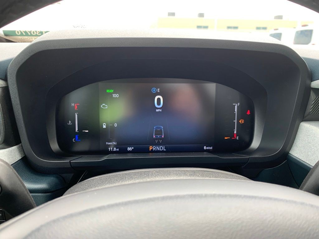 Ford Maverick Vehicle Full-screen Gallery Image 13