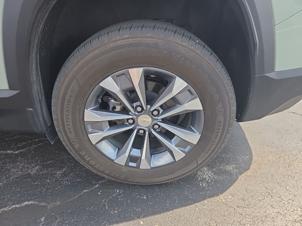 Chevrolet Equinox Vehicle Full-screen Gallery Image 04