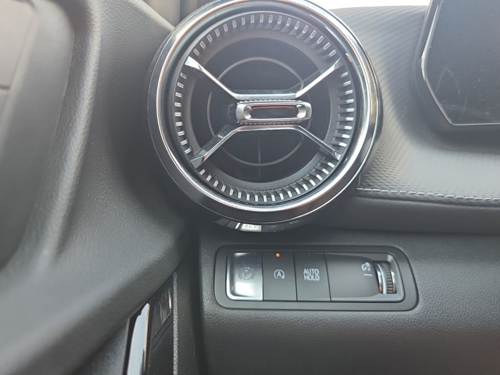 Chevrolet Equinox Vehicle Full-screen Gallery Image 10