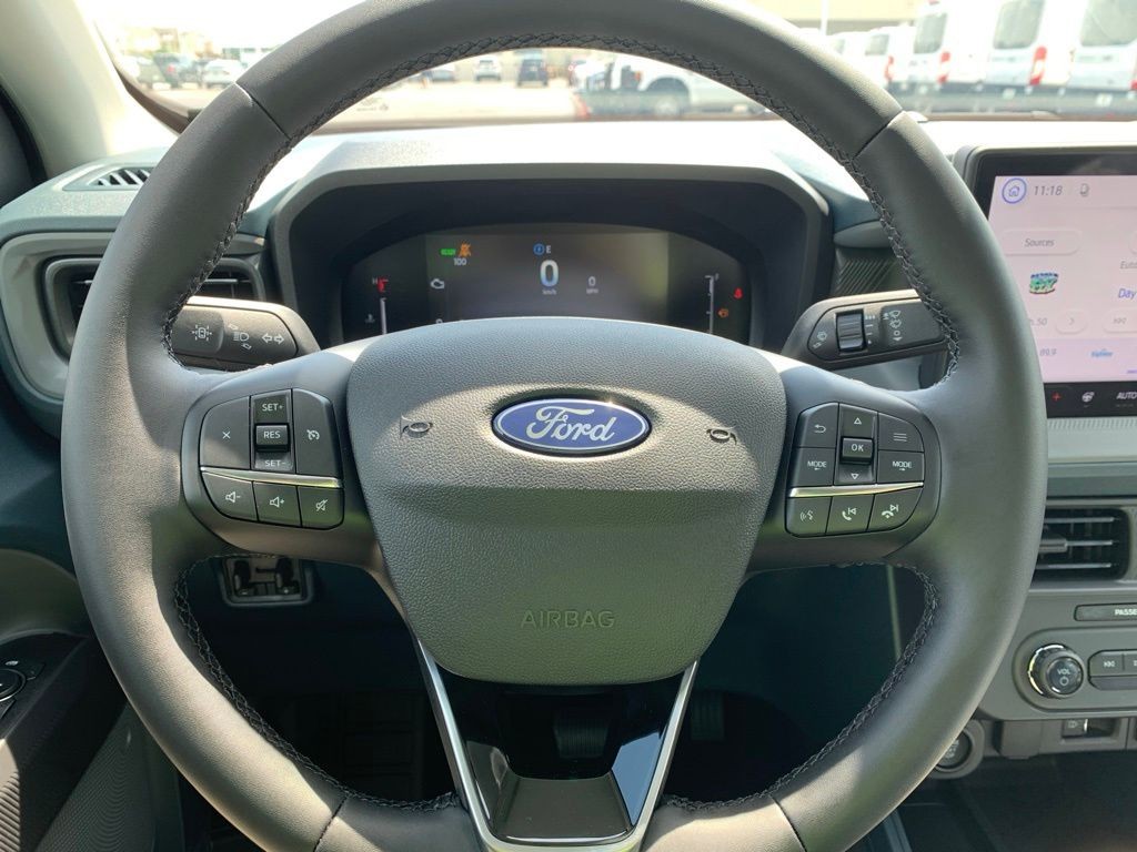 Ford Maverick Vehicle Full-screen Gallery Image 12