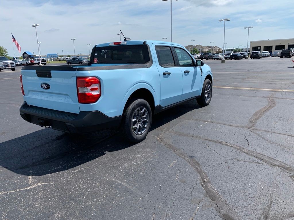 Ford Maverick Vehicle Full-screen Gallery Image 7